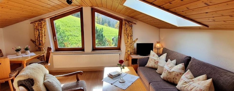 View (from property/room), View (from property/room), Living room, Photo of the whole room, Seating area