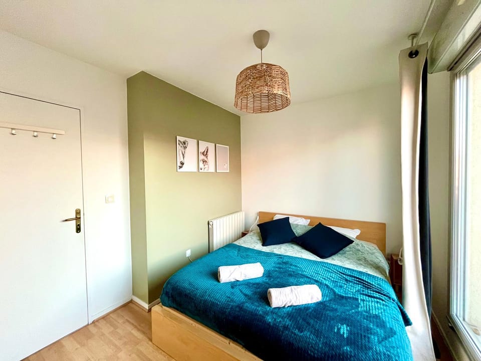 Patio, Patio, Bed, Balcony/Terrace, Balcony/Terrace, Photo of the whole room, Bedroom, towels