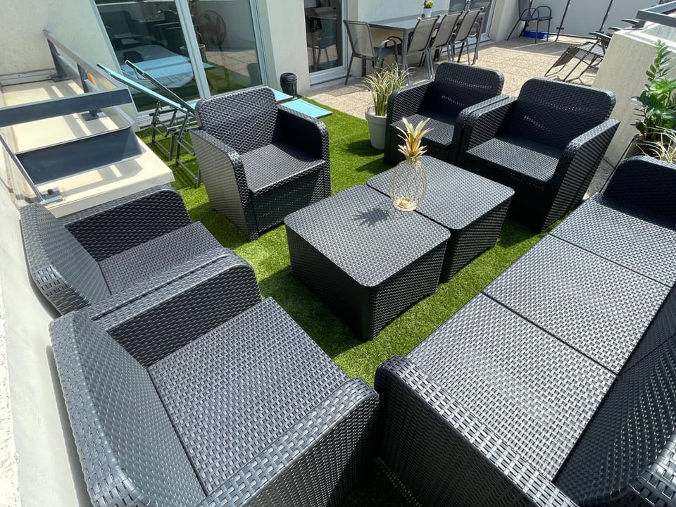 Patio, Day, Garden, View (from property/room), Balcony/Terrace, Seating area, Garden view
