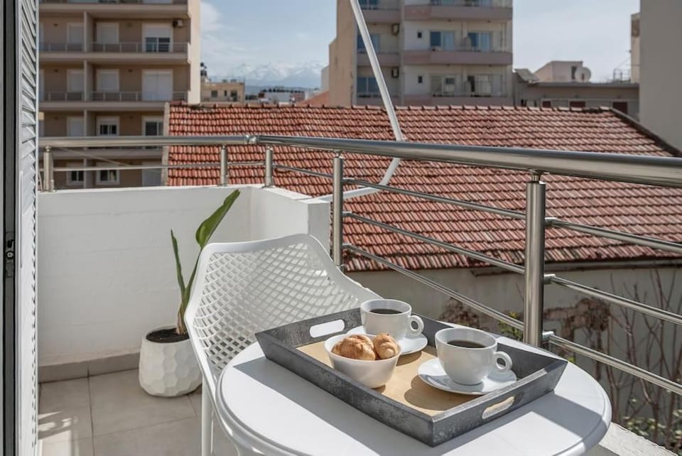 Day, Balcony/Terrace, City view