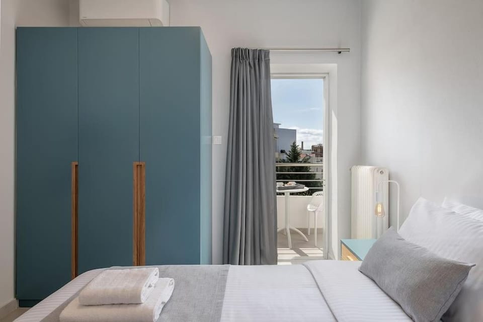 Bed, Balcony/Terrace, Bedroom, wardrobe