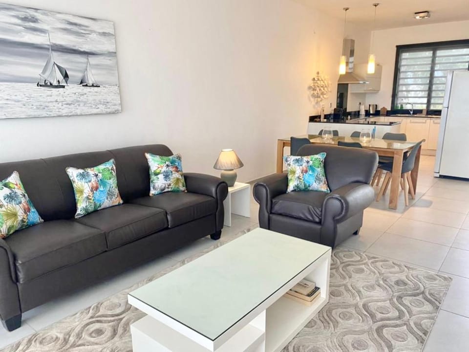 Luxury beach house with spectacular sea view and pool Apartment in Pointe aux Biches