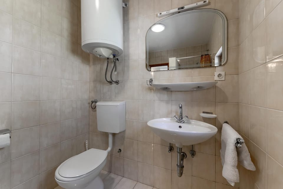 Toilet, Bathroom