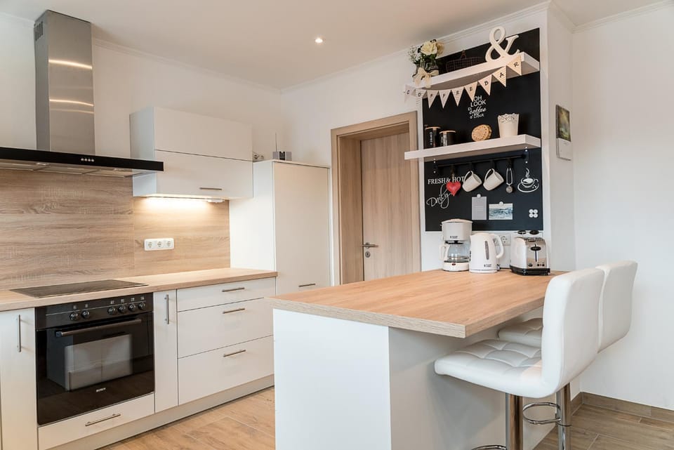 Coffee/tea facilities, Kitchen or kitchenette, dishwasher, pet friendly, stove, toaster