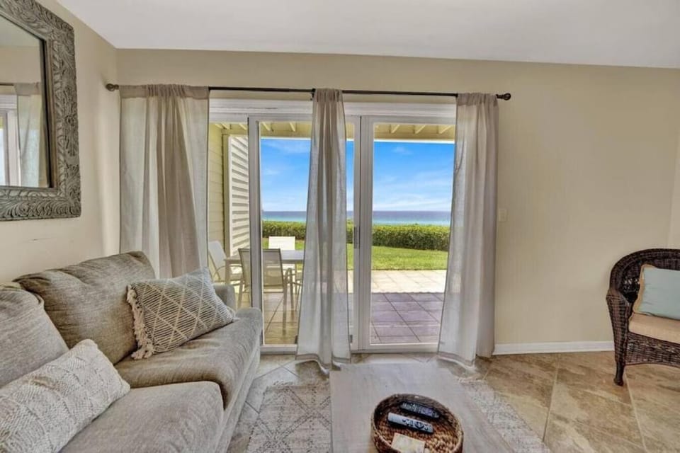 Living room, Sea view