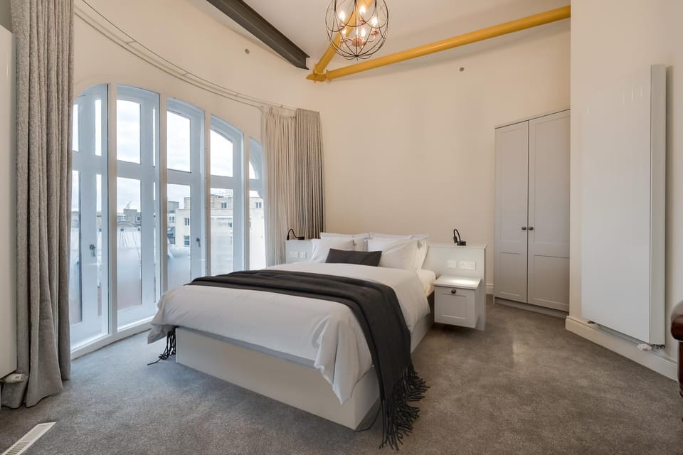 Bed, Photo of the whole room, Bedroom, wardrobe