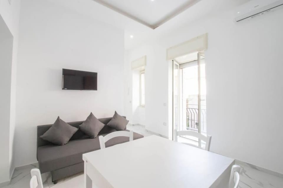 HV LAVINAIO'S HOUSe Apartment in Naples