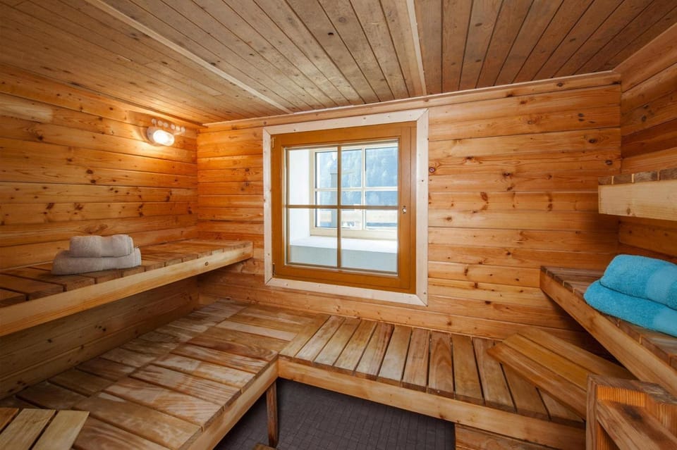 Sauna, Bedroom