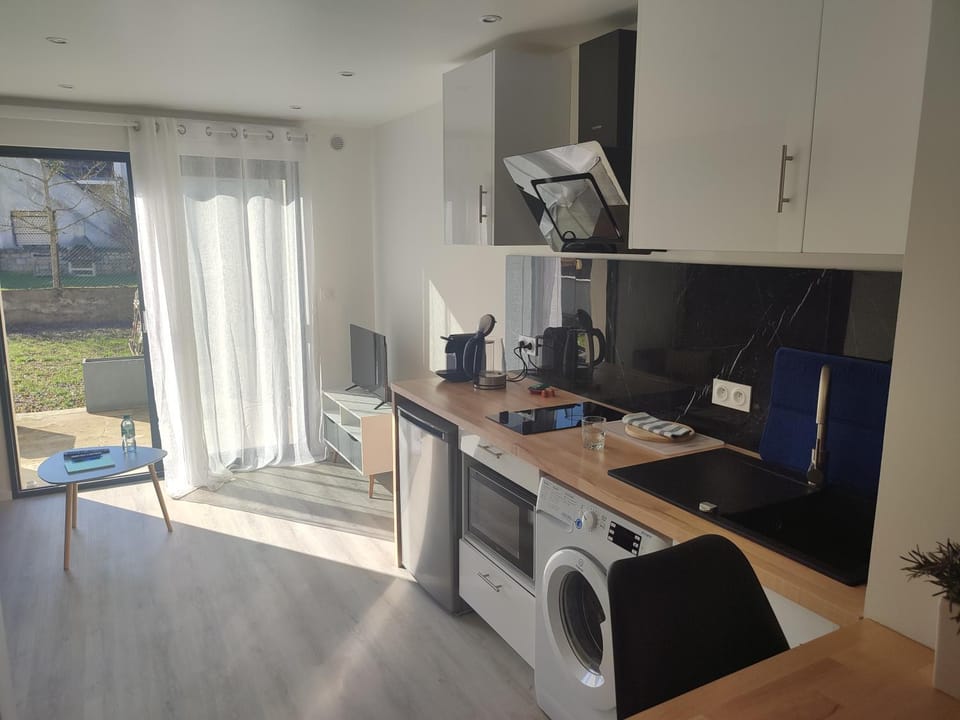 Living room, kitchen