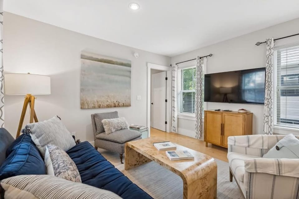 The Heart of the West End #4 Apartment in South Portland