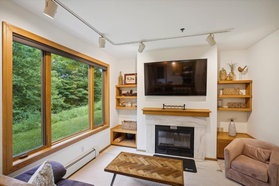 TV and multimedia, Living room, flat iron