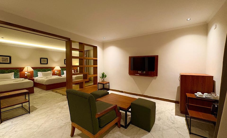 Photo of the whole room, Seating area
