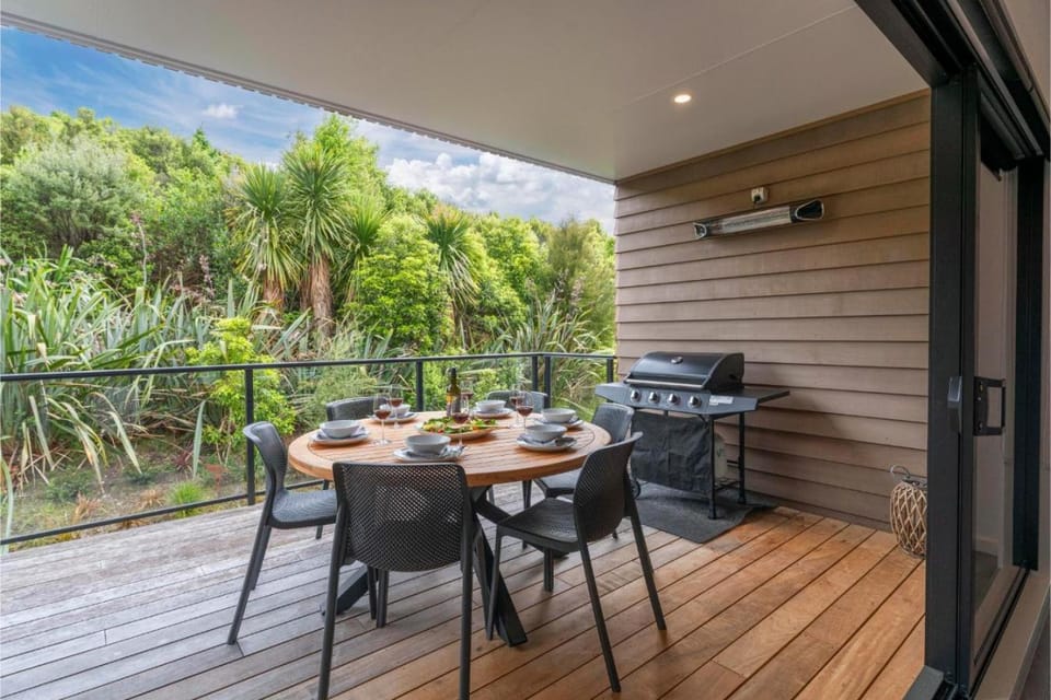 BBQ facilities, Dining area