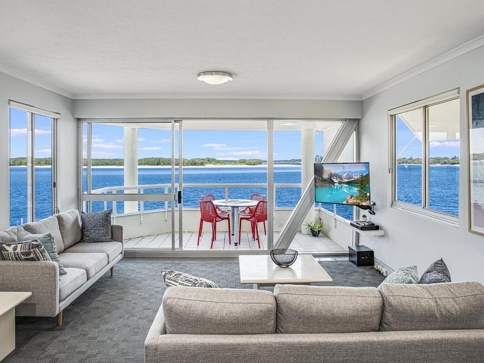 TV and multimedia, Living room, Sea view