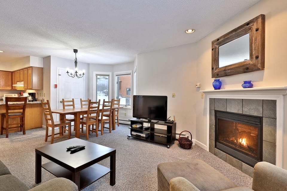 Dining area, Evening entertainment, flat iron