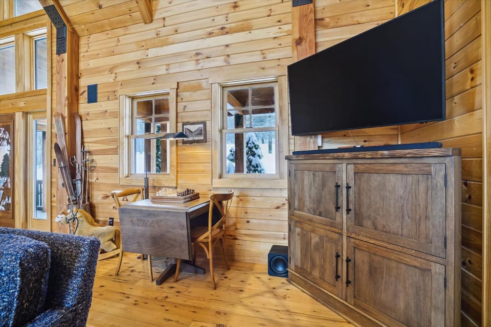 TV and multimedia, Evening entertainment