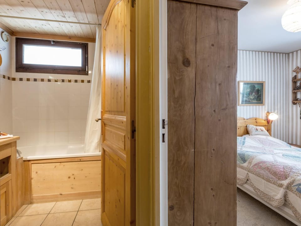 Charmant appartement rénové avec balcon sud, proche des pistes et commodités à Val-d'Isère - FR-1-694-105 Apartment in Val dIsere