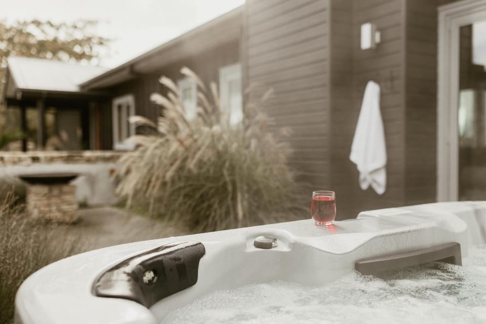Hot Tub, Sauna