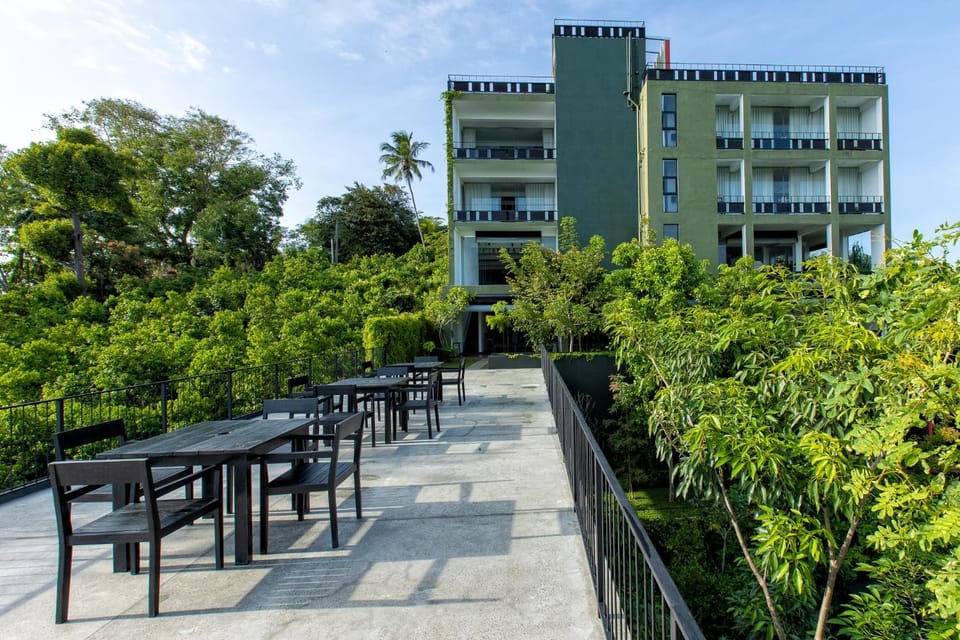 Property building, Spring, Natural landscape, Garden, View (from property/room), Balcony/Terrace, Garden view