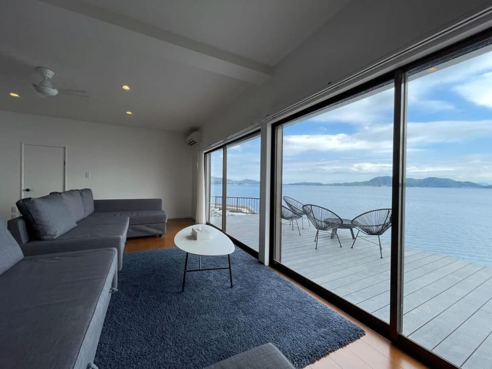 b local Sugawa House - Exclusive Seaside Escape in Ocean House House in Hiroshima Prefecture