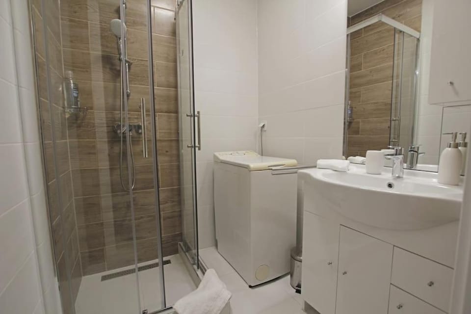 Shower, Bathroom, washing machine