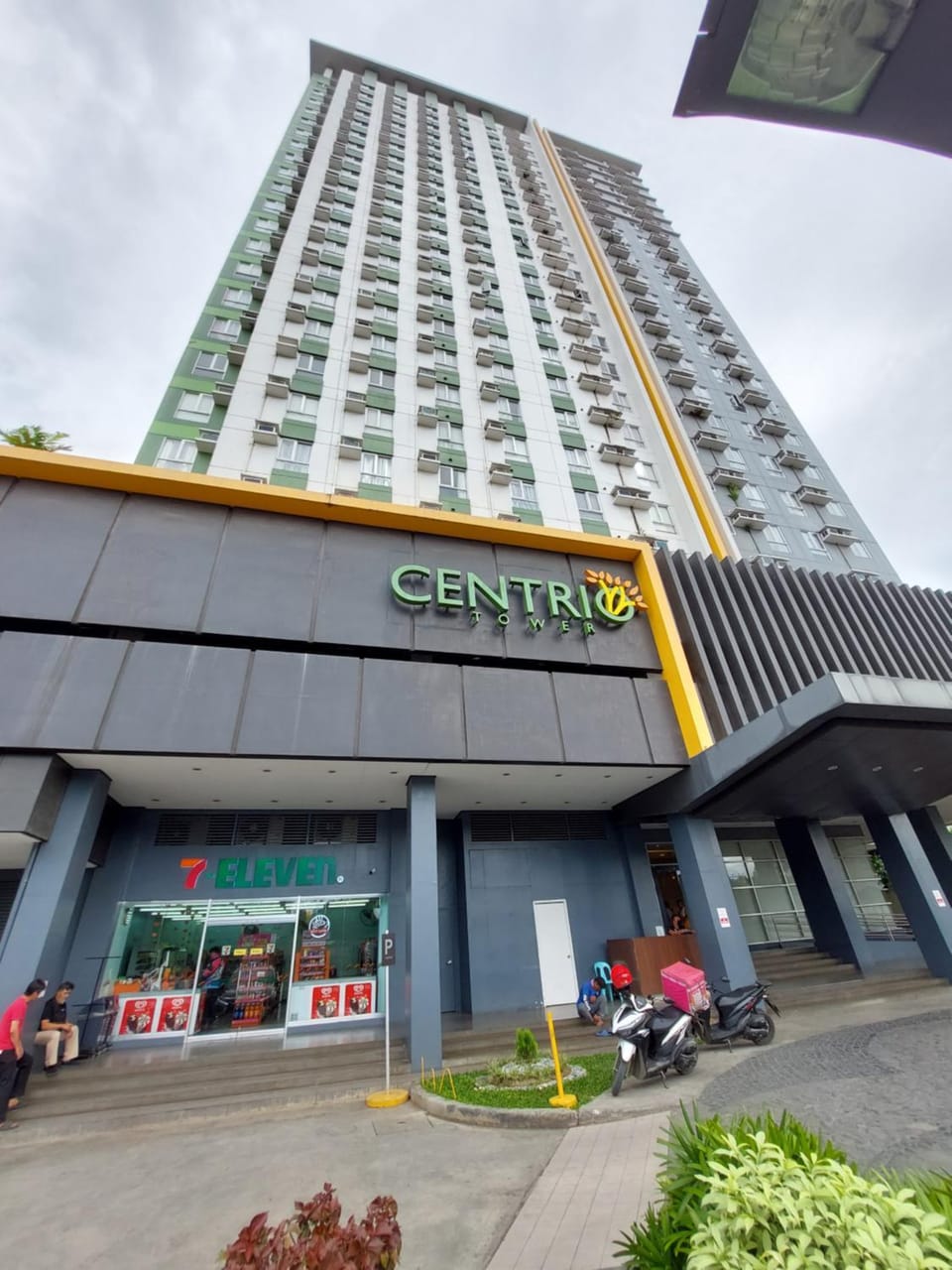 Heart of the City Centrio Tower 1BR Netflix Wifi Apartment in Cagayan de Oro