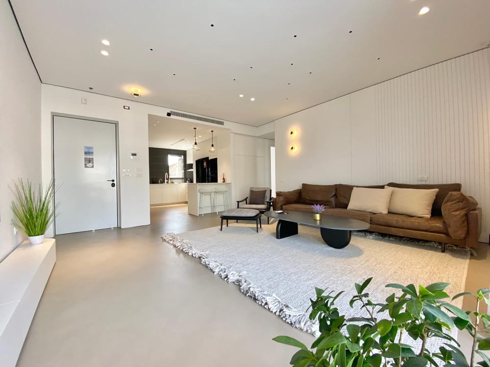 Kitchen or kitchenette, Living room, Seating area
