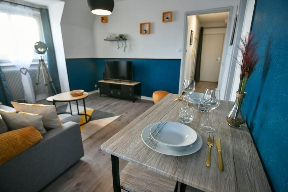 TV and multimedia, Living room, Dining area