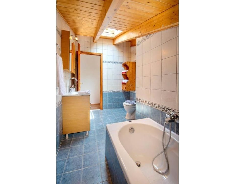 Bathroom, Living room