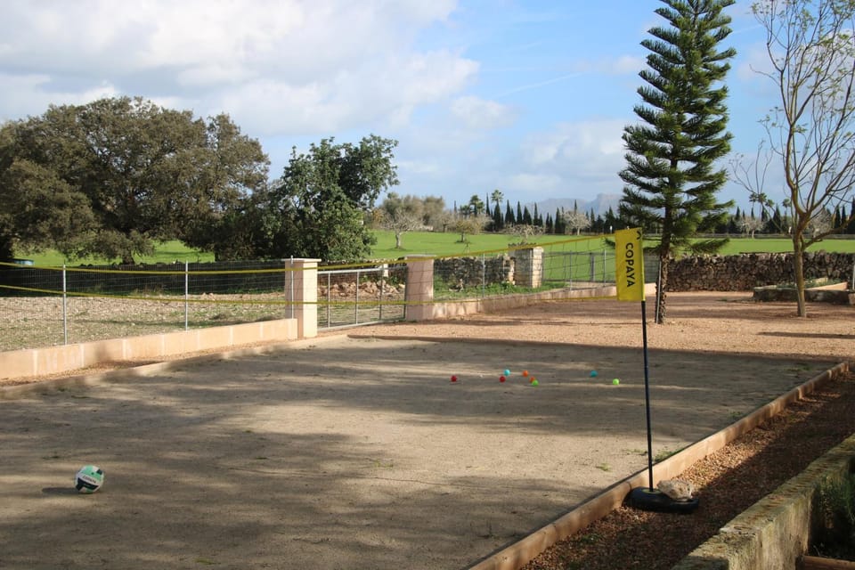 Game Room, Tennis court