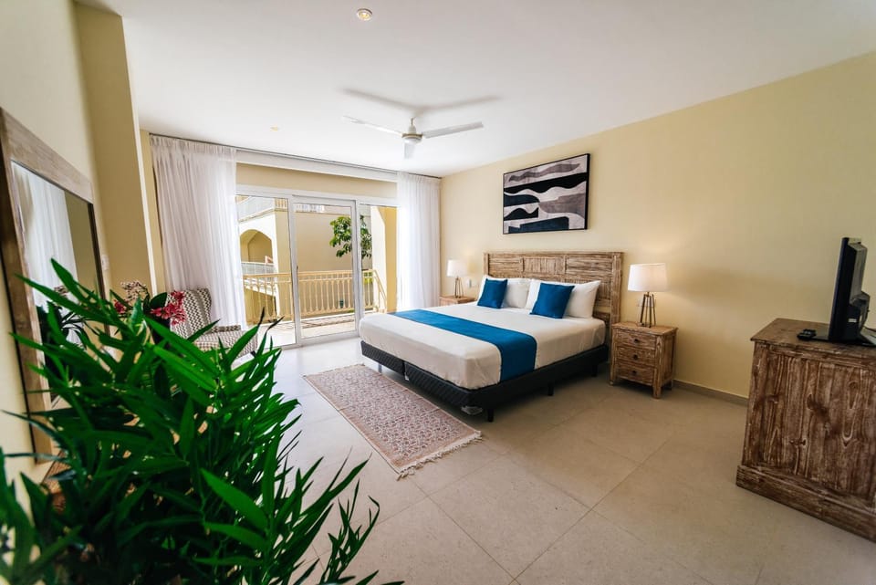Bedroom, fireplace