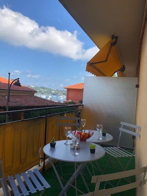 Villefranche sur mer, bel appartement, vue mer Apartment in Villefranche-sur-Mer