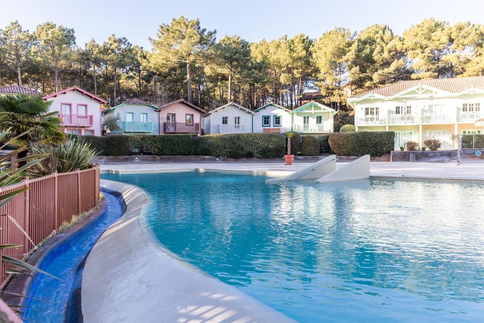 Property building, Swimming pool