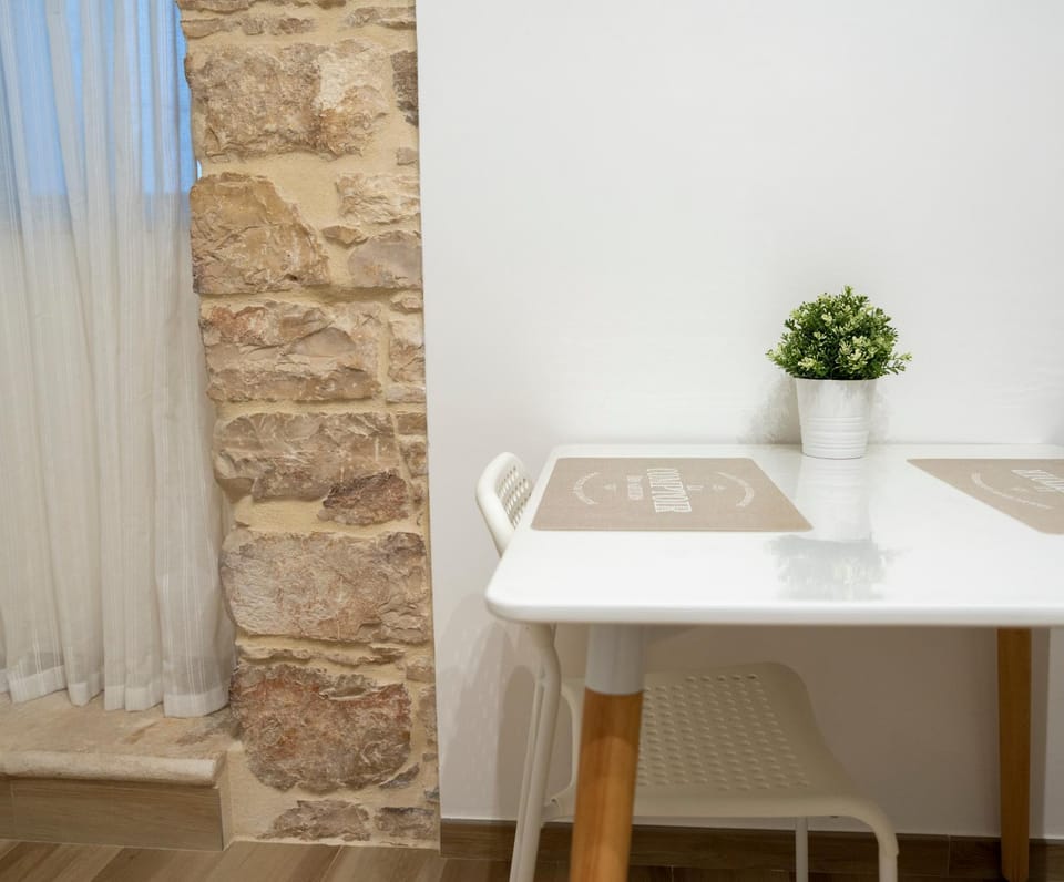 Dining area, hair dresser