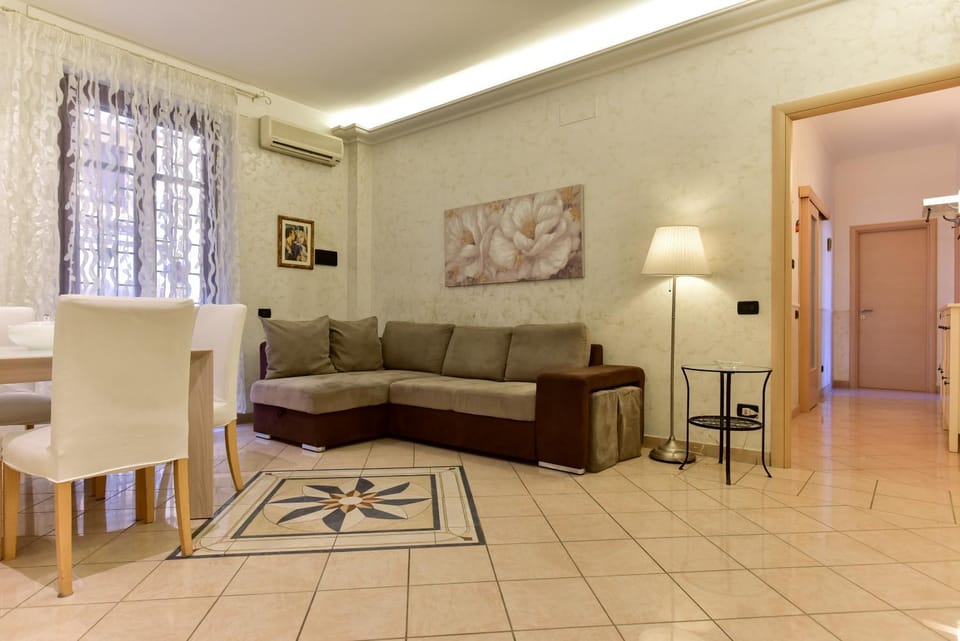 Living room, Seating area, Dining area, air conditioner