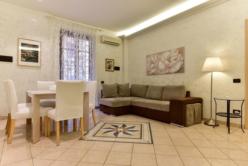Living room, Seating area, Dining area, air conditioner