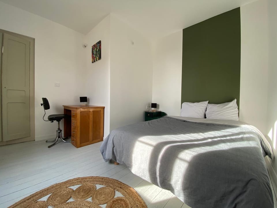 Bed, Bedroom