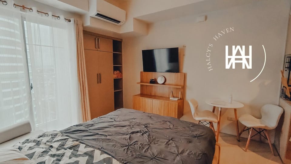 Bed, TV and multimedia, Photo of the whole room, Bedroom, air conditioner