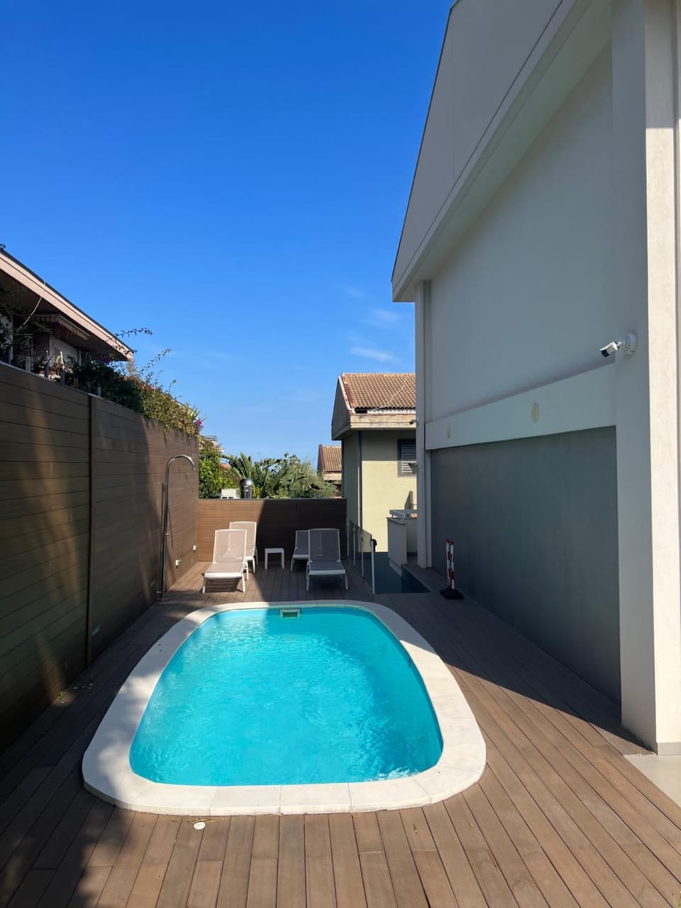Pool view, Swimming pool, sunbed