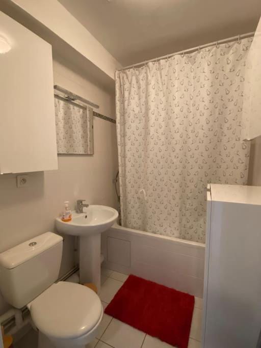 Toilet, Bathroom, Bath