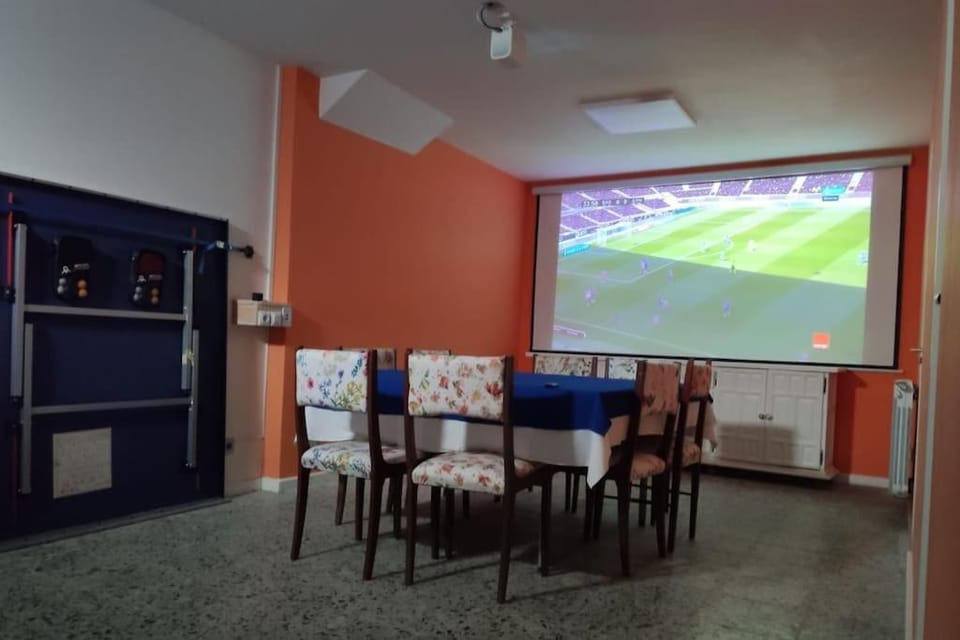 TV and multimedia, Dining area