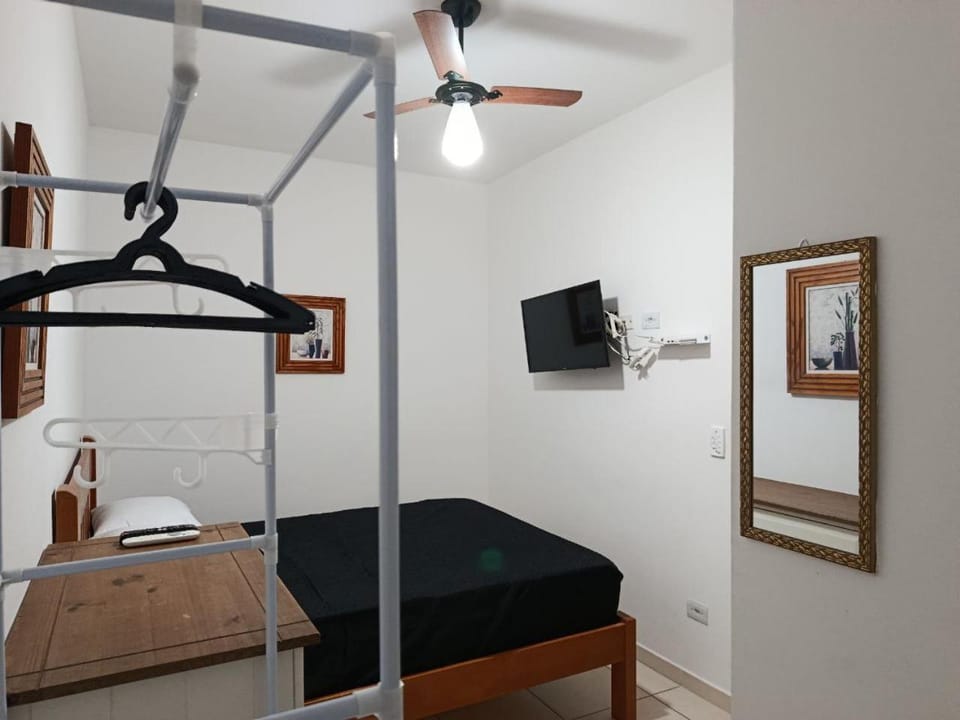 Bed, TV and multimedia, Photo of the whole room, Bedroom, wardrobe