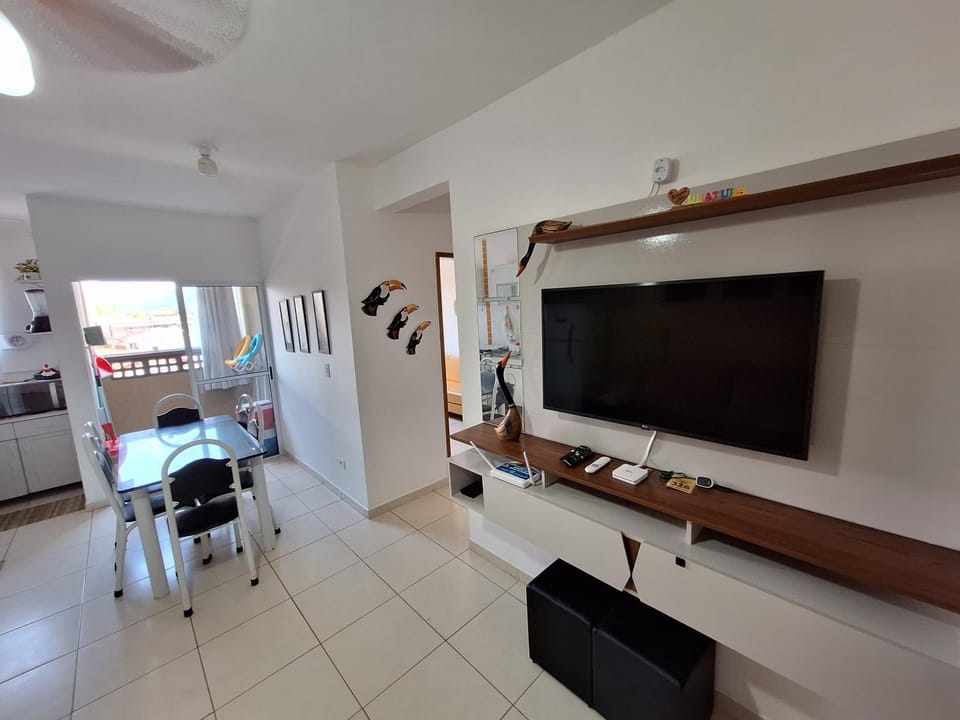 Communal lounge/ TV room, TV and multimedia, Dining area