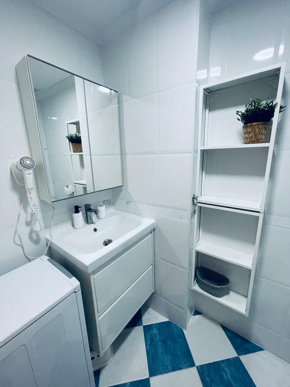 Apartament z basenem, przy plaży Apartment in Benalmadena