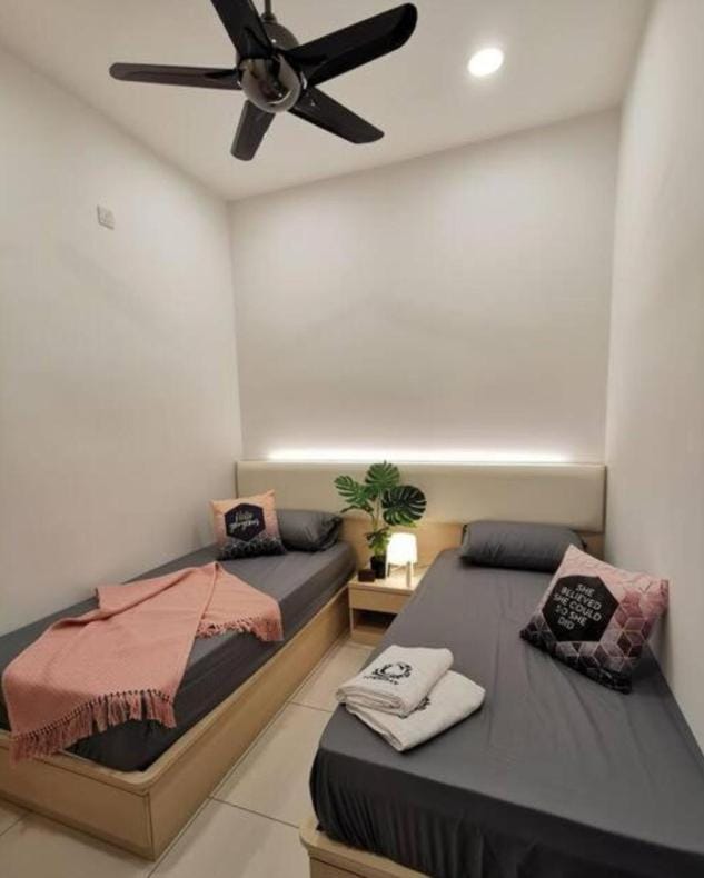 Green Haven 13pax4Br Netflix Seaview By STAY Apartment in Johor