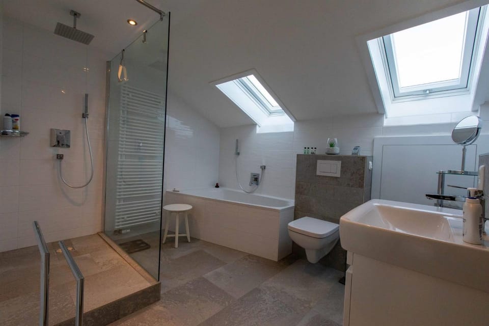Bathroom, Bath