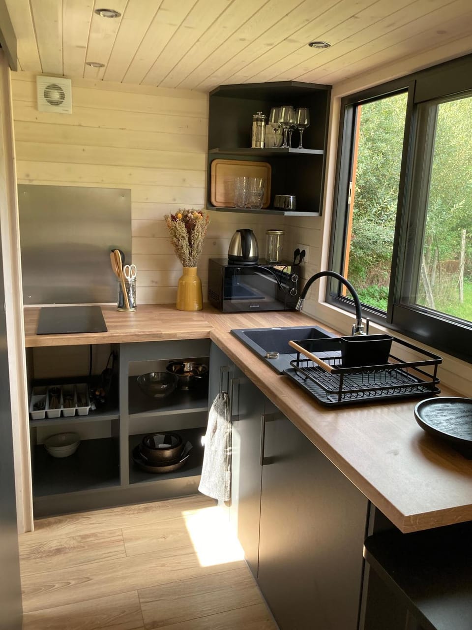 Coffee/tea facilities, Kitchen or kitchenette, minibar, toaster