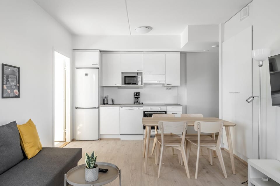 Kitchen or kitchenette, Dining area, oven, stove