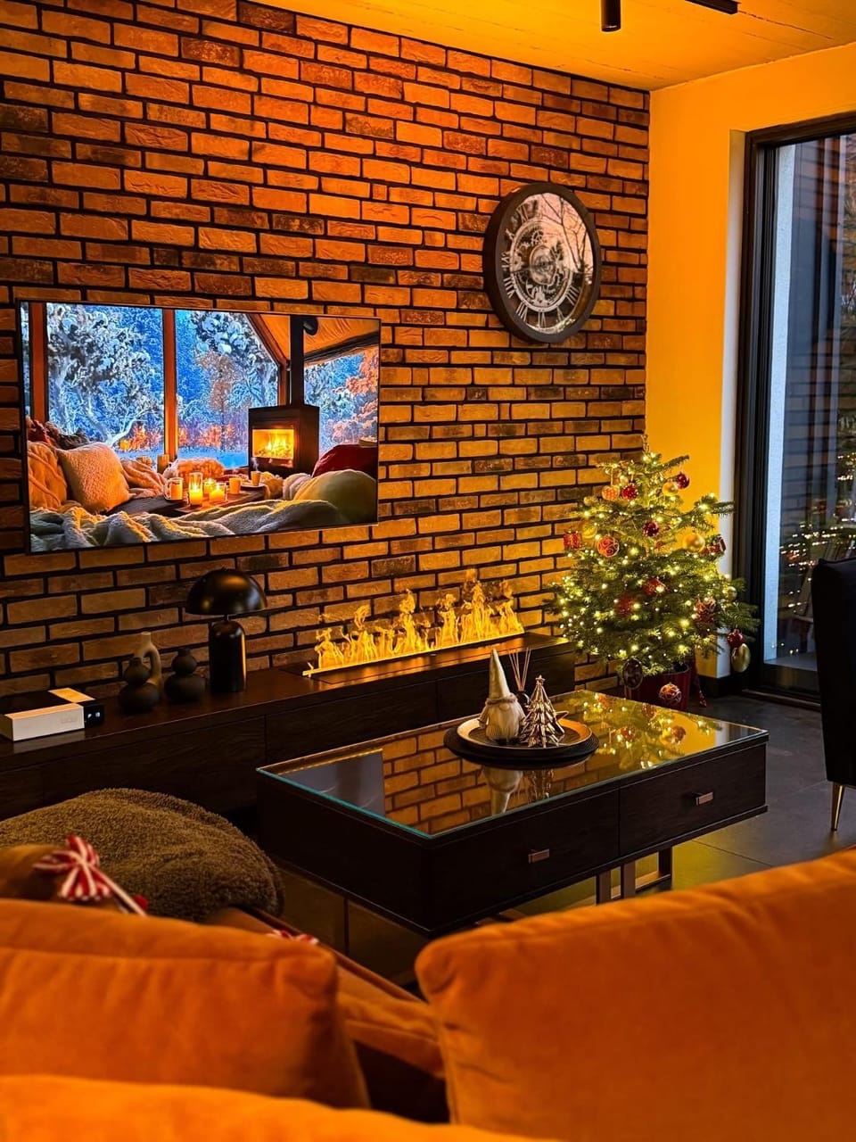 Living room, Seating area, Food