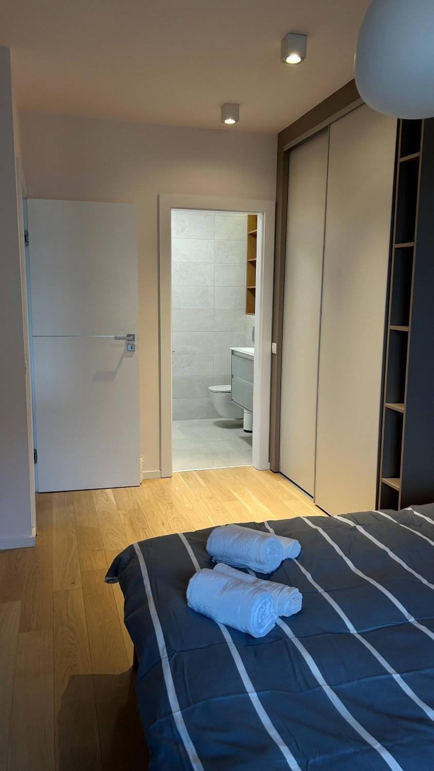 The Comfy Nest - Parking, King Size Bed, Smart TV Apartment in Cluj-Napoca